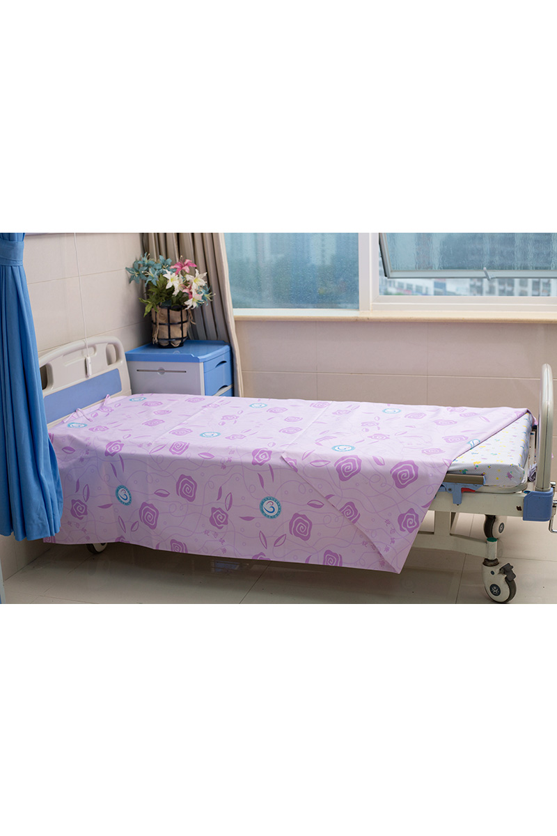 带院标图案花布被服（平、斜纹；涤、全棉）