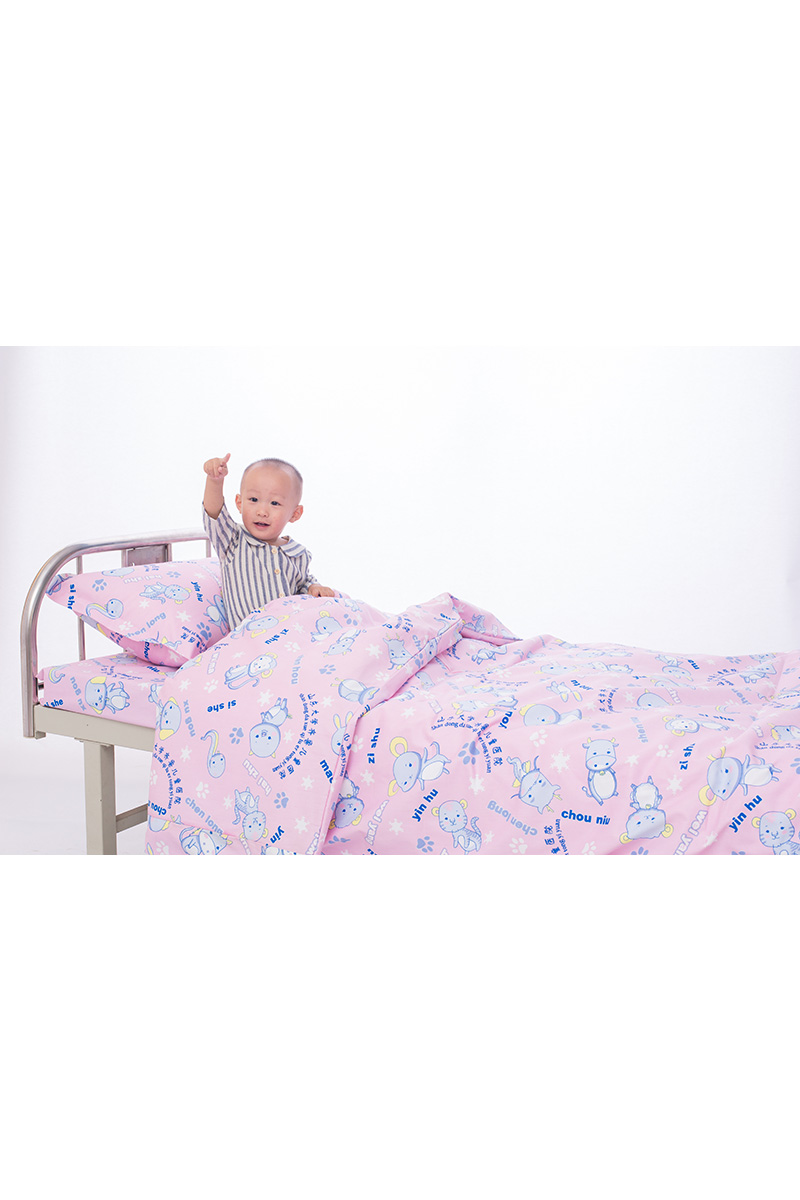 儿童花布被服（平、斜纹；涤、全棉）